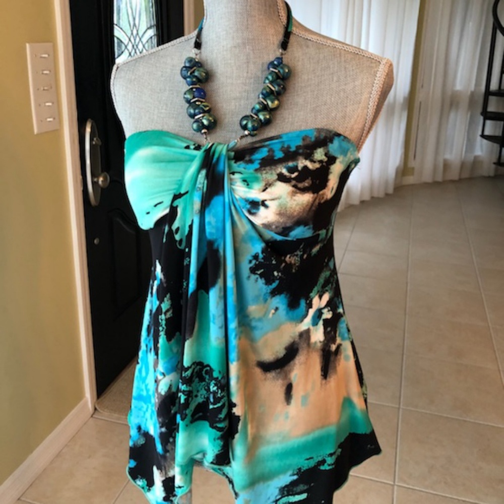 VENUS Halter top with beaded necklace
